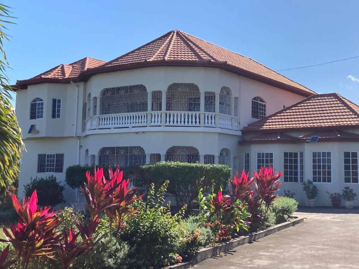 Pearlieron Place Runaway Bay Exterior foto